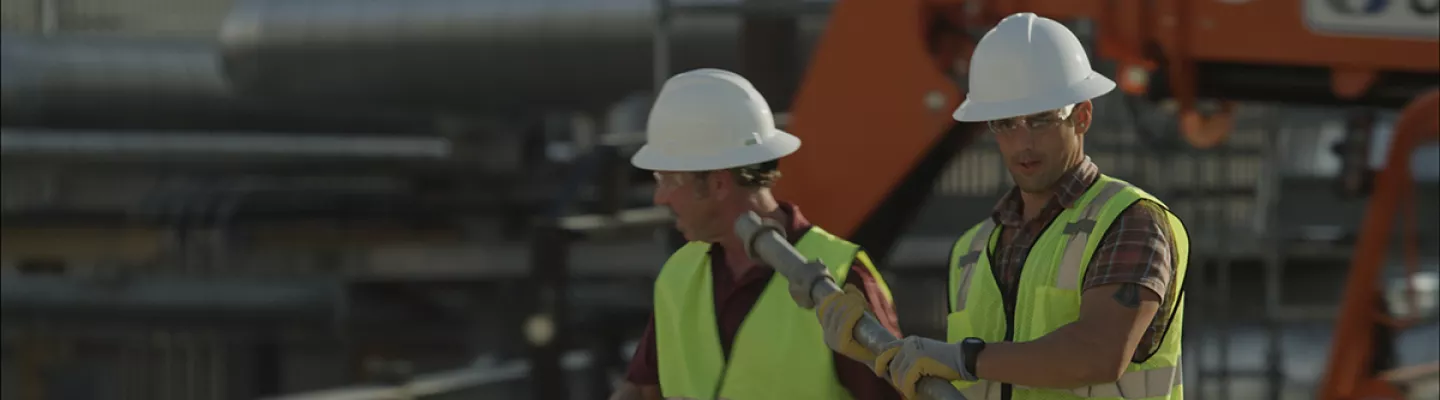 architect and contractor walking
