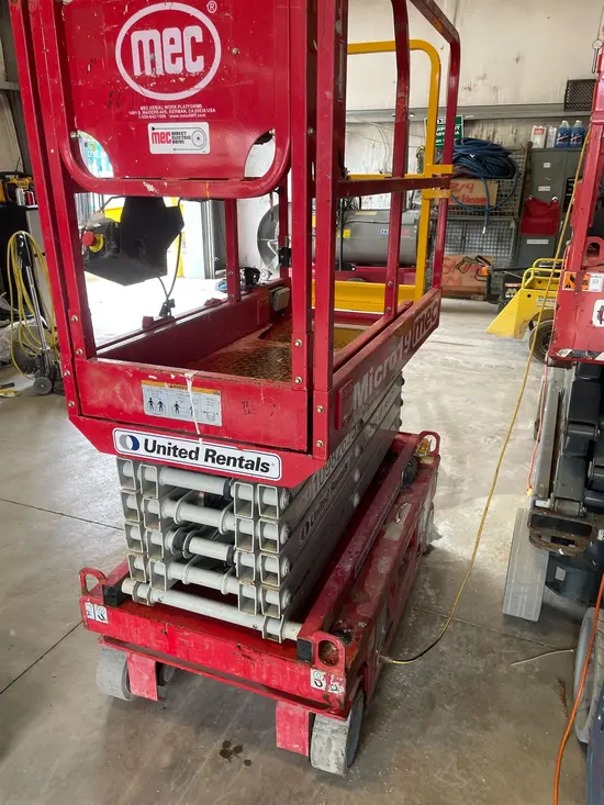 2019 MEC MICRO 19 Scissor Lift