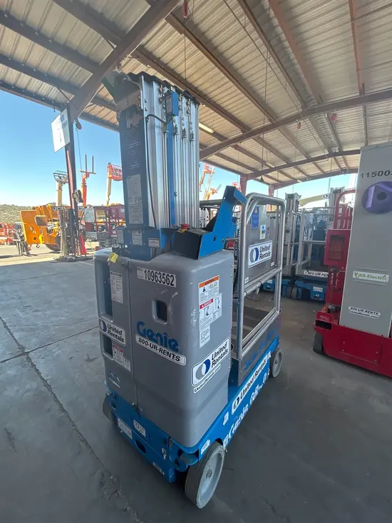2019 Genie GR-20 Self-Propelled One-Person Lift