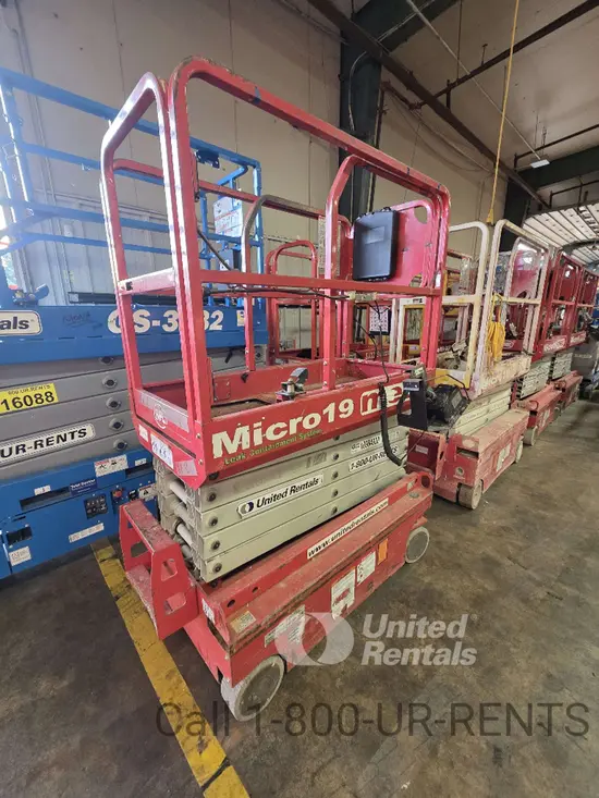 2019 MEC MICRO 19 Scissor Lift
