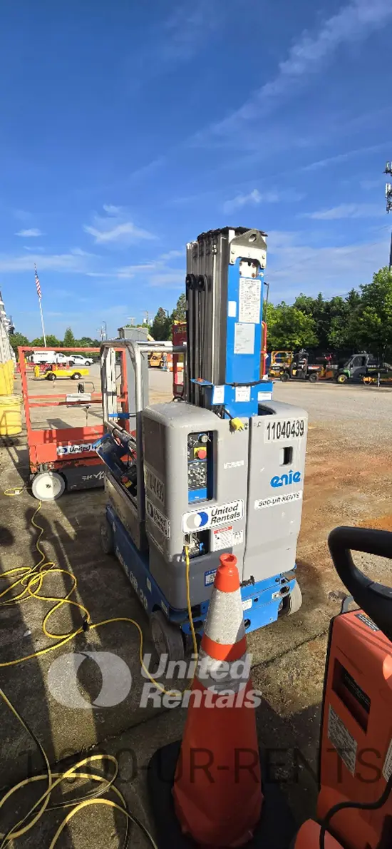 2020 Genie GR-20 Self-Propelled One-Person Lift