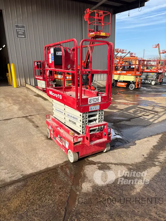 2019 MEC MICRO 19 Scissor Lift