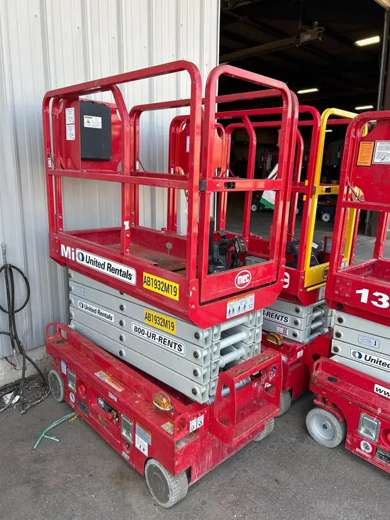 2019 MEC MICRO 19 Scissor Lift