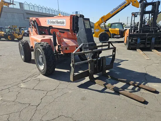 2017 SKYTRAK 6042 Forklift