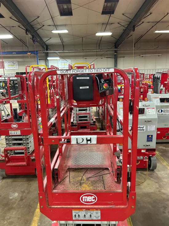 2019 MEC MICRO 19 Scissor Lift