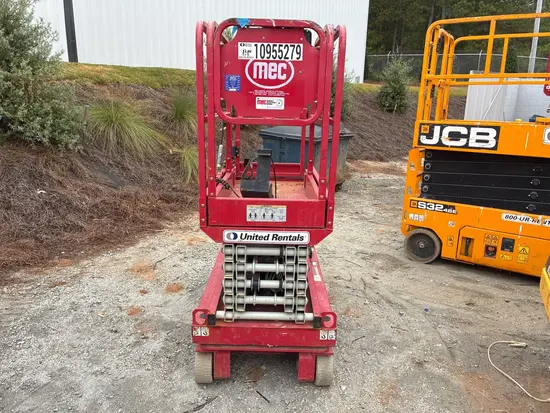 2019 MEC MICRO 19 Scissor Lift