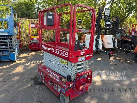2019 MEC MICRO 19 Scissor Lift