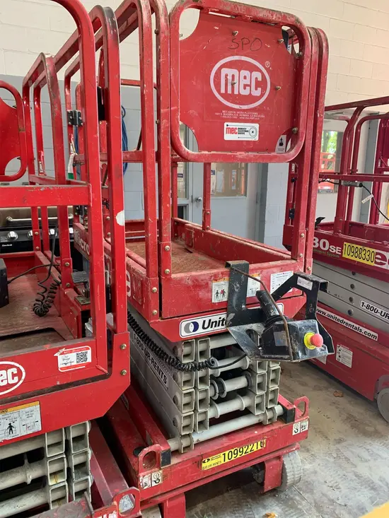2019 MEC MICRO 19 Scissor Lift
