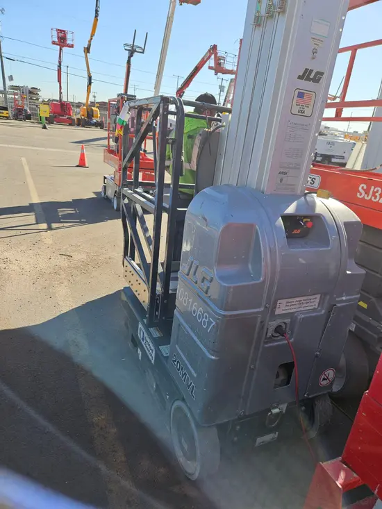 2018 JLG 20MVL Self-Propelled One-Person Lift