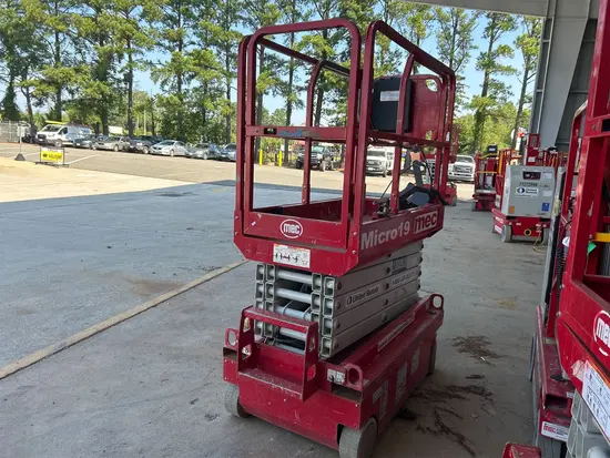 2018 MEC MICRO 19 Scissor Lift