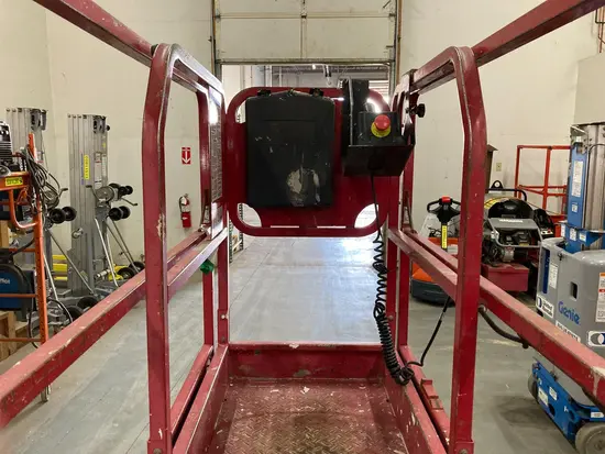 2018 MEC MICRO 19 Scissor Lift
