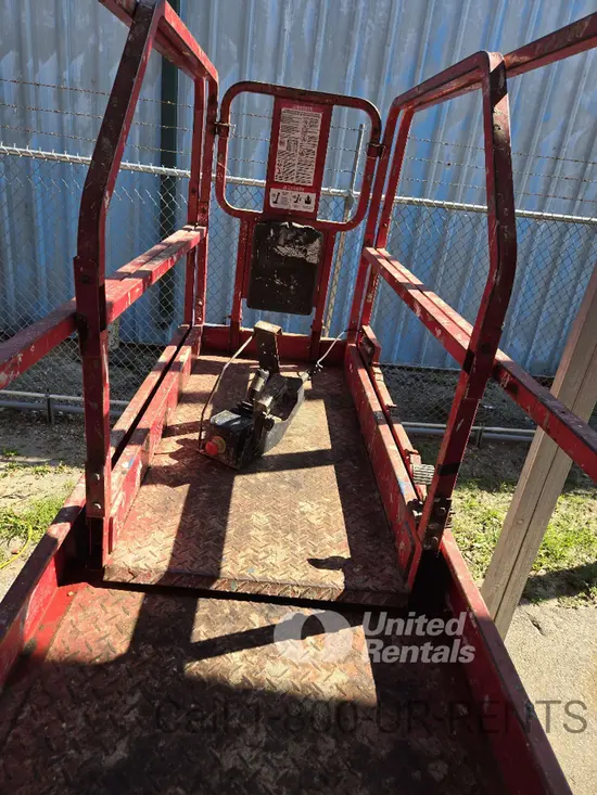 2017 MEC 2632SE Scissor Lift