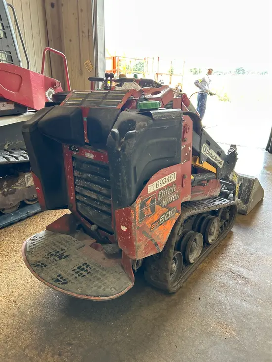2020 Ditch Witch SK600 Track Loader