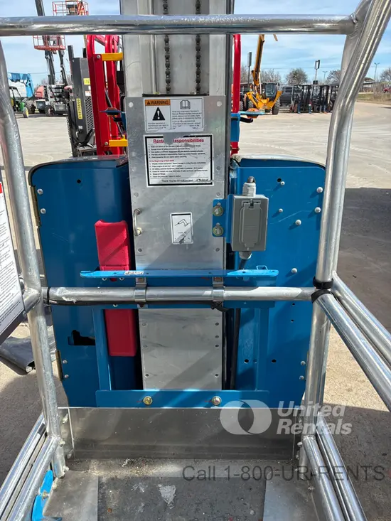 2018 Genie GR-20 Self-Propelled One-Person Lift