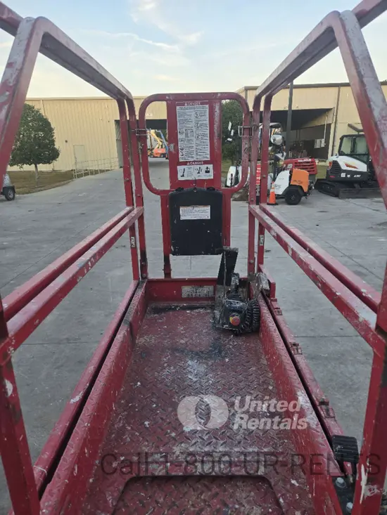 2019 MEC MICRO 26 Scissor Lift