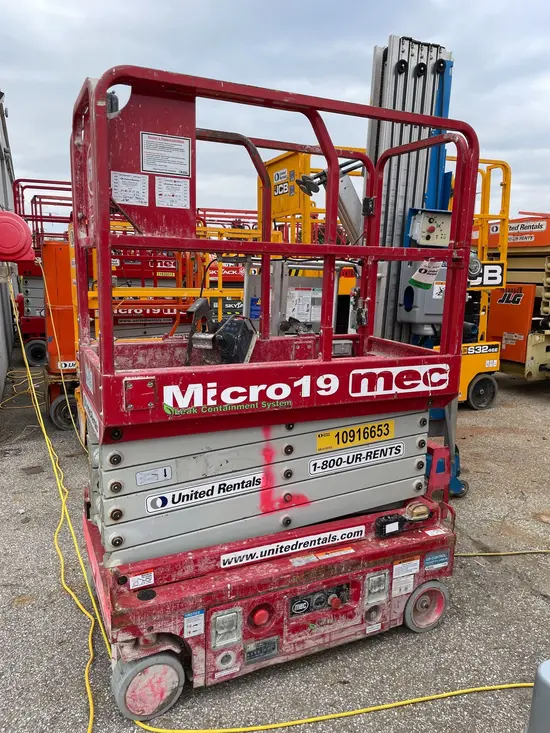 2019 MEC MICRO 19 Scissor Lift