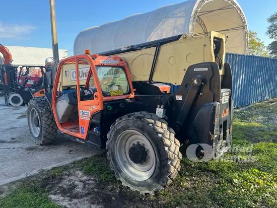 2018 JLG 1055 Forklift