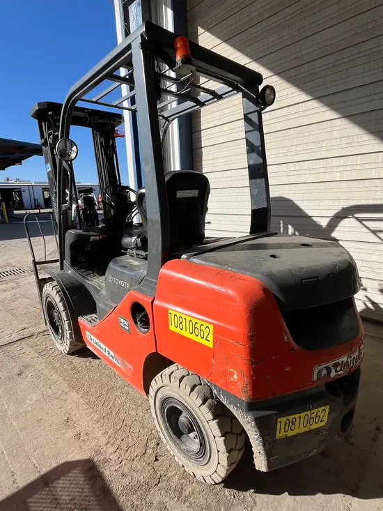 2018 Toyota 8FDU30 Warehouse Forklift