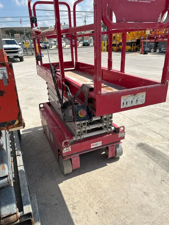 2018 MEC MICRO 19 Scissor Lift