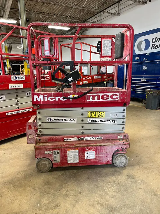 2018 MEC MICRO 19 Scissor Lift