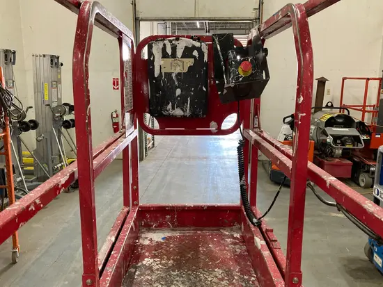 2018 MEC MICRO 19 Scissor Lift
