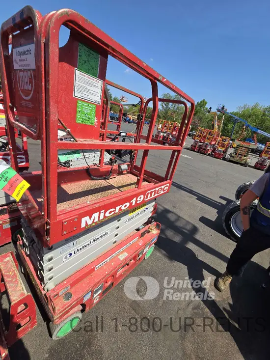 2019 MEC MICRO 19 Scissor Lift