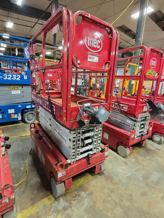 2018 MEC MICRO 19 Scissor Lift