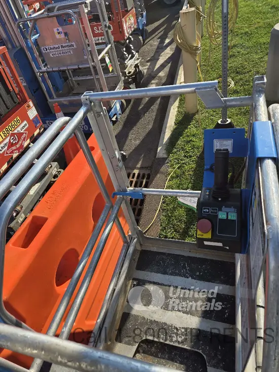 2018 Genie GR-20 Self-Propelled One-Person Lift
