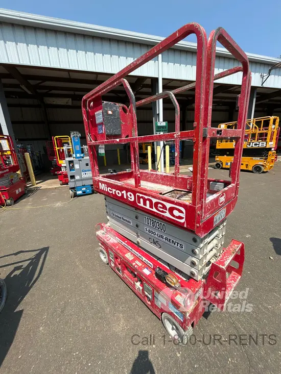 2018 MEC MICRO 19 Scissor Lift