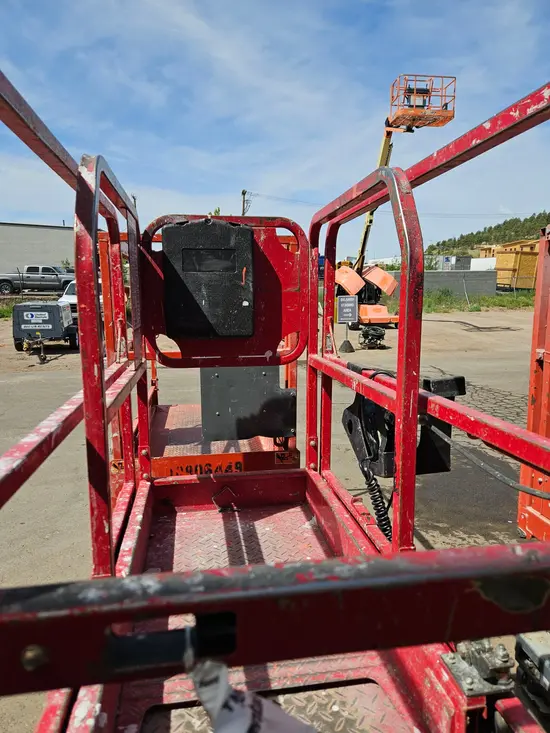 2018 MEC MICRO 19 Scissor Lift