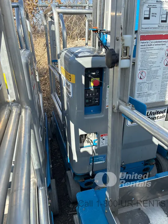 2018 Genie GR-20 Self-Propelled One-Person Lift