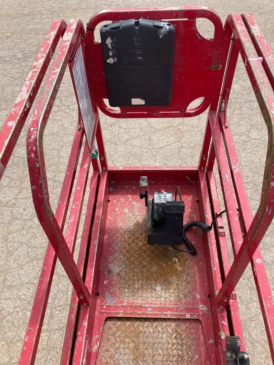 2018 MEC MICRO 19 Scissor Lift