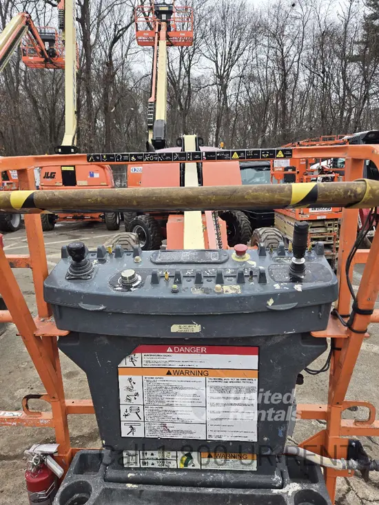 2017 JLG 400S Boom Lift