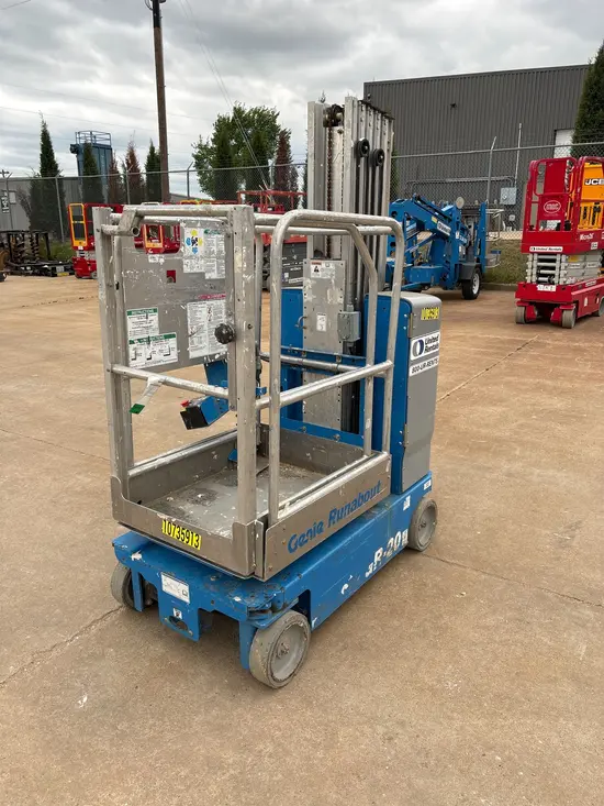 2018 Genie GR-20 Self-Propelled One-Person Lift