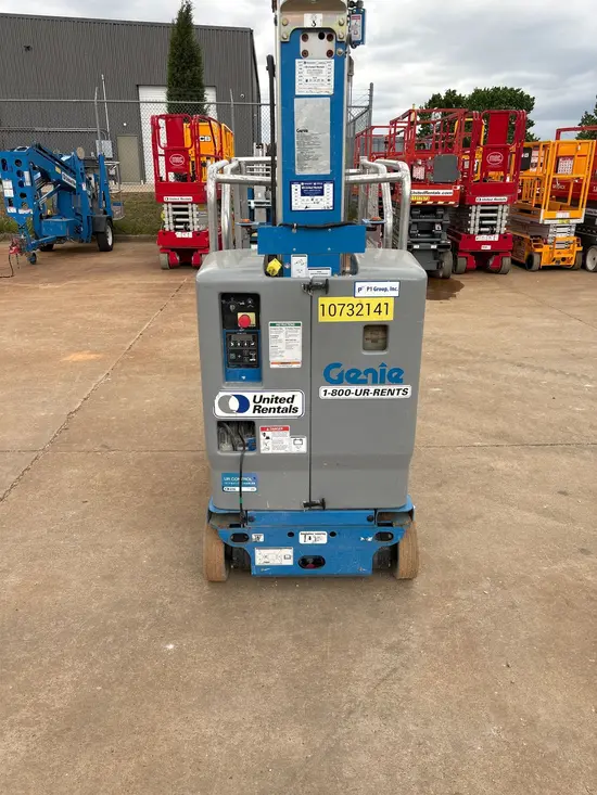 2018 Genie GR-20 Self-Propelled One-Person Lift