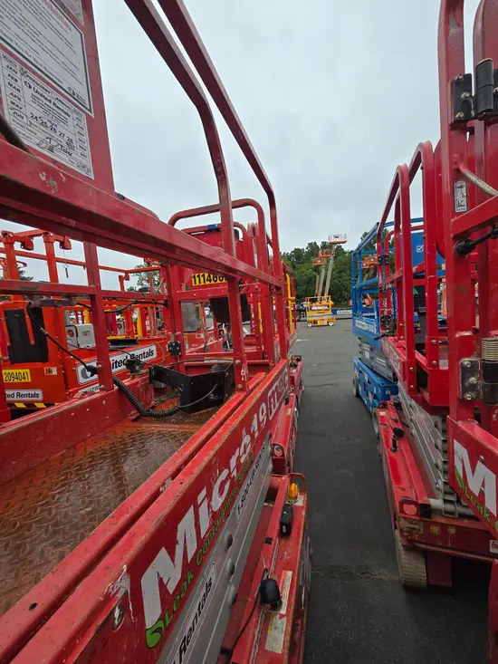 2019 MEC MICRO 19 Scissor Lift