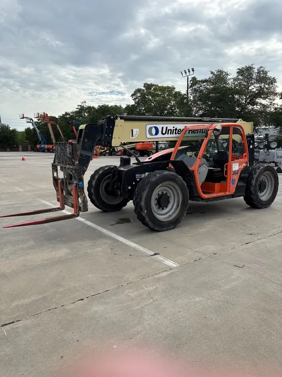 2018 JLG 742 Forklift
