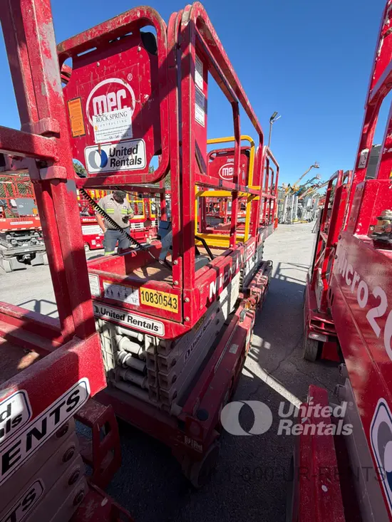 2018 MEC MICRO 19 Scissor Lift