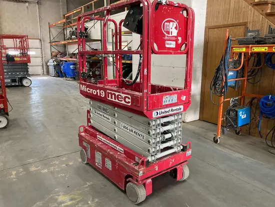 2018 MEC MICRO 19 Scissor Lift