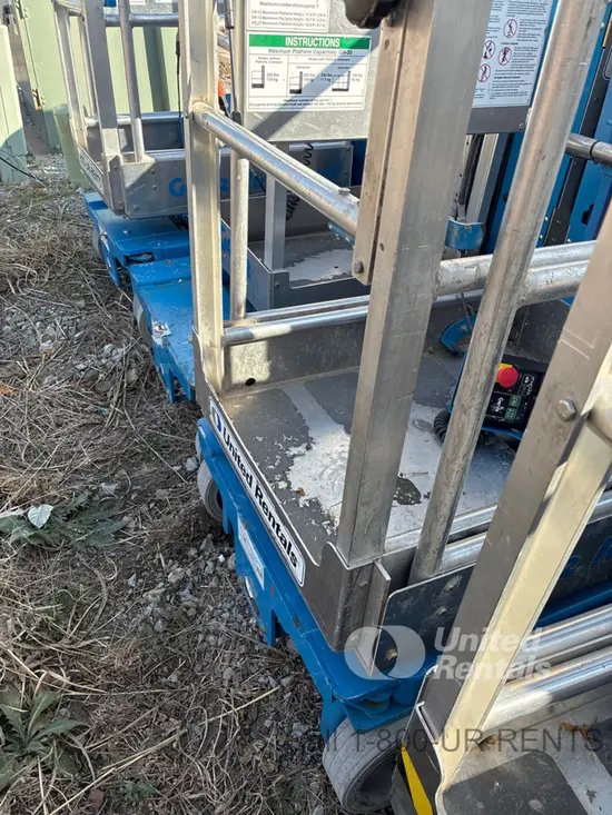2018 Genie GR-20 Self-Propelled One-Person Lift
