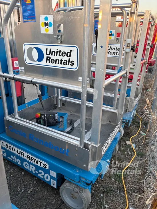 2018 Genie GR-20 Self-Propelled One-Person Lift