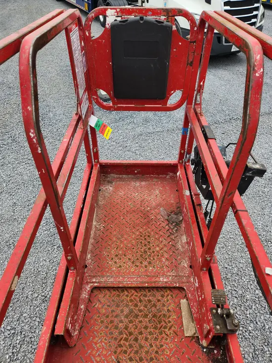 2019 MEC MICRO 19 Scissor Lift
