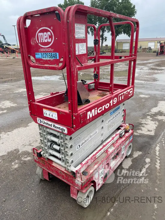 2018 MEC MICRO 19 Scissor Lift