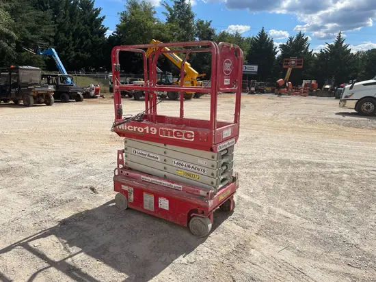 2019 MEC MICRO 19 Scissor Lift