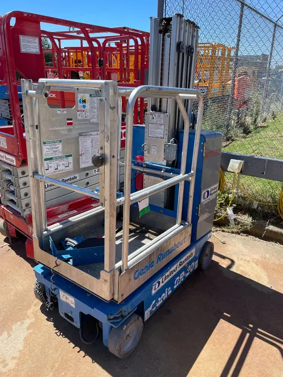2018 Genie GR-20 Self-Propelled One-Person Lift