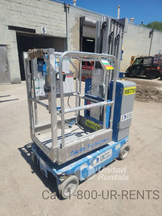 2017 Genie GR-20 Self-Propelled One-Person Lift