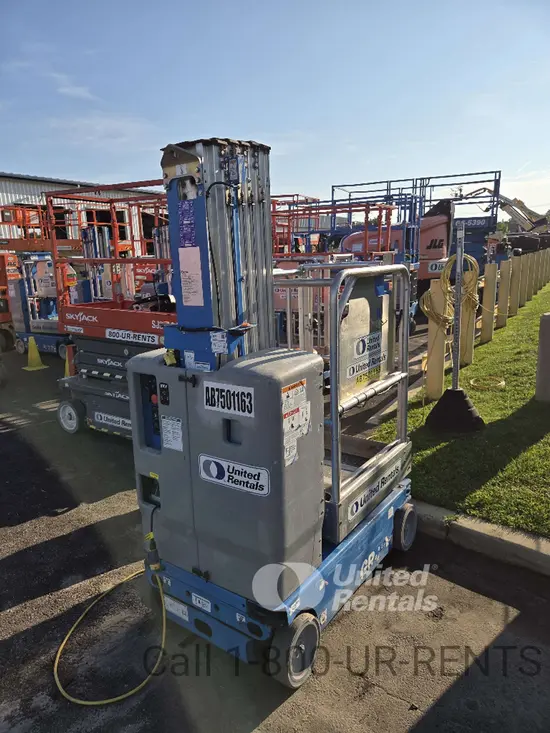 2018 Genie GR-20 Self-Propelled One-Person Lift