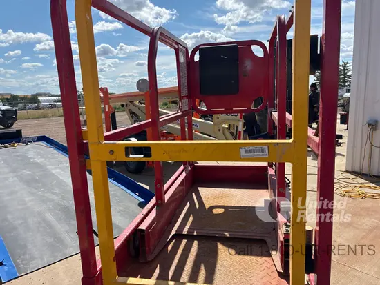 2018 MEC MICRO 19 Scissor Lift