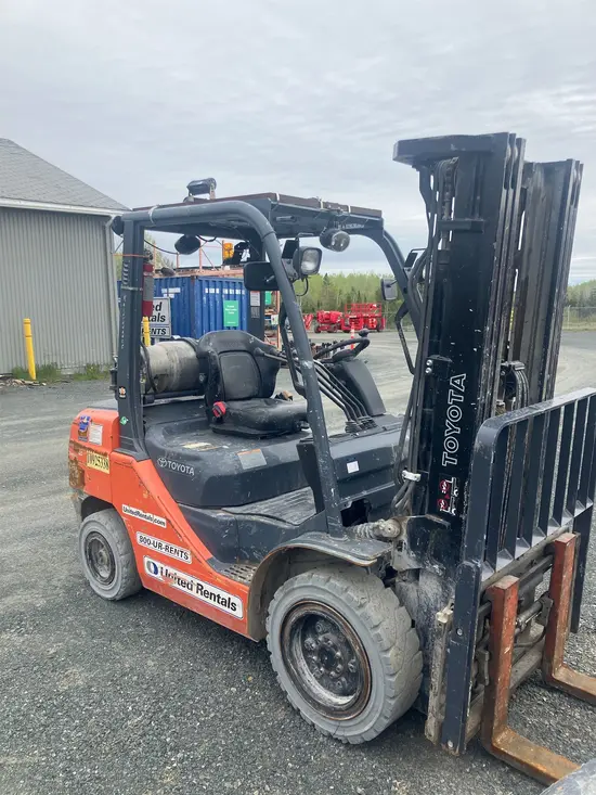 2019 Toyota 8FGU30 Warehouse Forklift