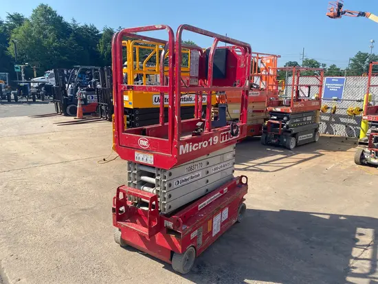 2018 MEC MICRO 19 Scissor Lift